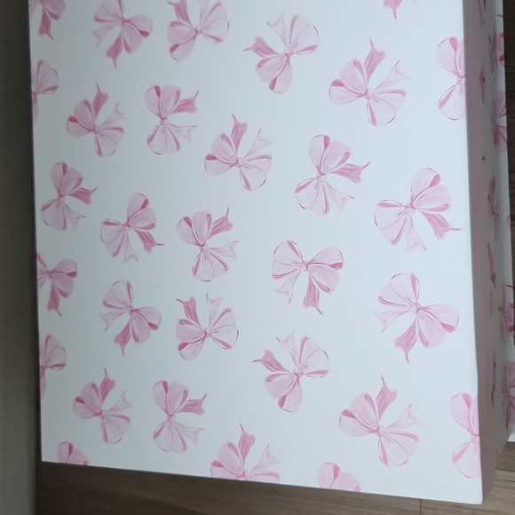 Pink Bow boxes scallop detail - Picture 5 of 7